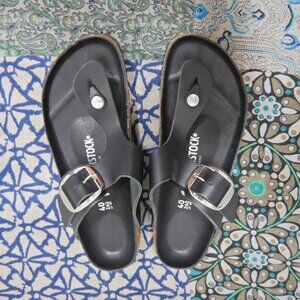 NWOT Birkenstock Big Buckle Black Thong Sandals